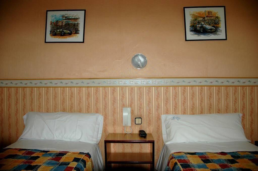 Pension Venecia Σαλού Εξωτερικό φωτογραφία
